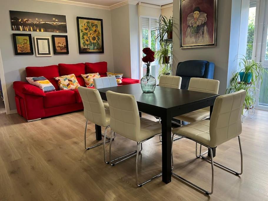 Triana Family Suites Sevilla Exteriör bild